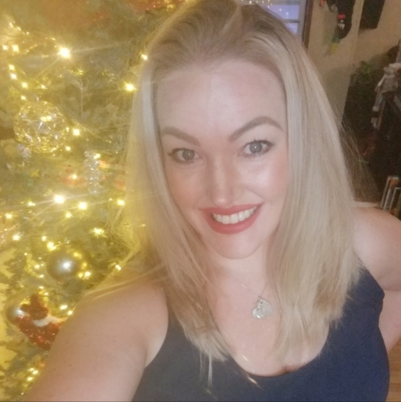 Jamie 🖤 POSH AMBASSADOR - Picture 6 of 9